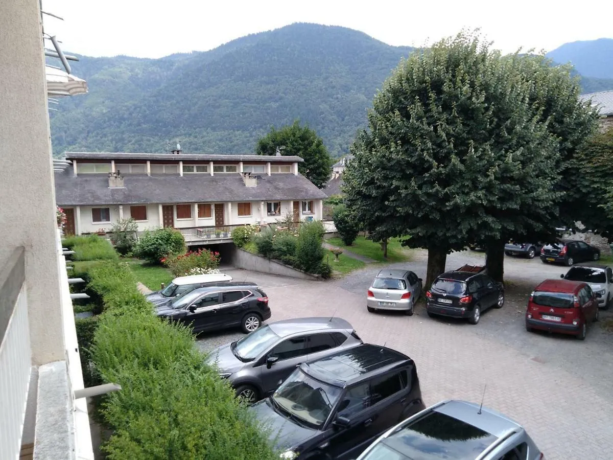 Le Pardeilhan Appt Chaleureux, Lumineux Avec Terrasse Et Parking En Coeur De Ville Bagnères-de-Luchon Apartman